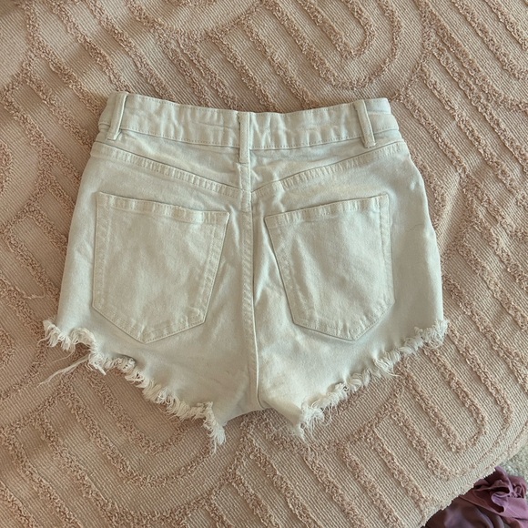 White Zara Jean shorts - Picture 2 of 3